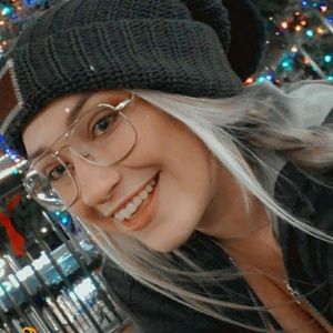 Meet your Posher, Lexie